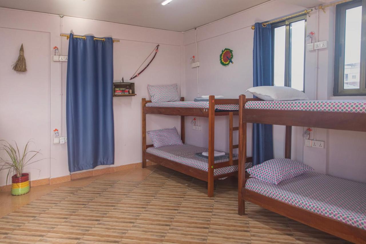 אקרה African Vibrations Hostel Osu מראה חיצוני תמונה
