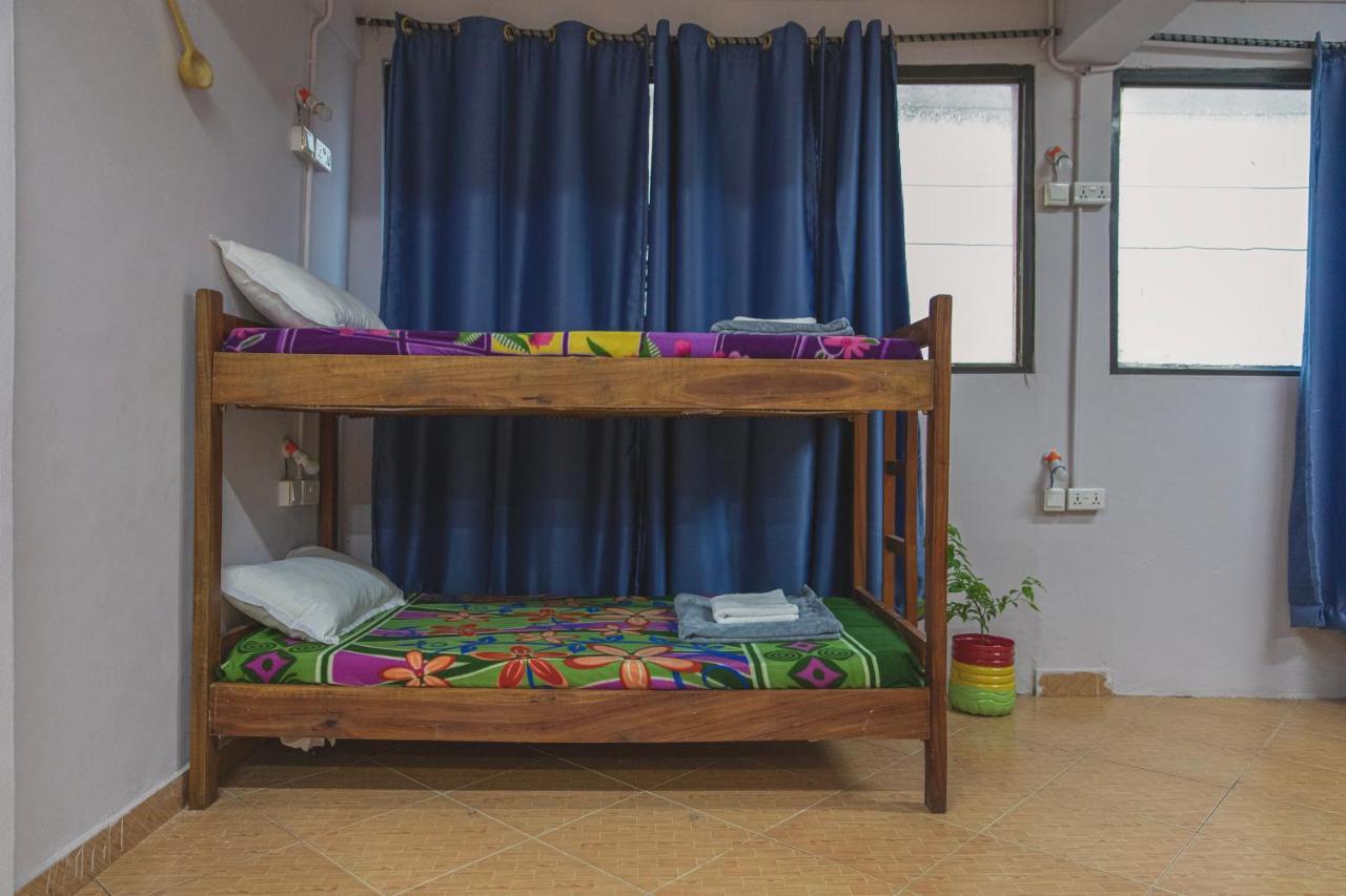אקרה African Vibrations Hostel Osu מראה חיצוני תמונה